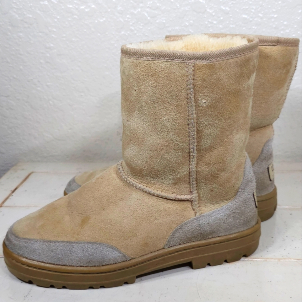 UGG 5225 Ultra Short Tan Shearling Suede Winter Vintage Boots Size W7 Women's